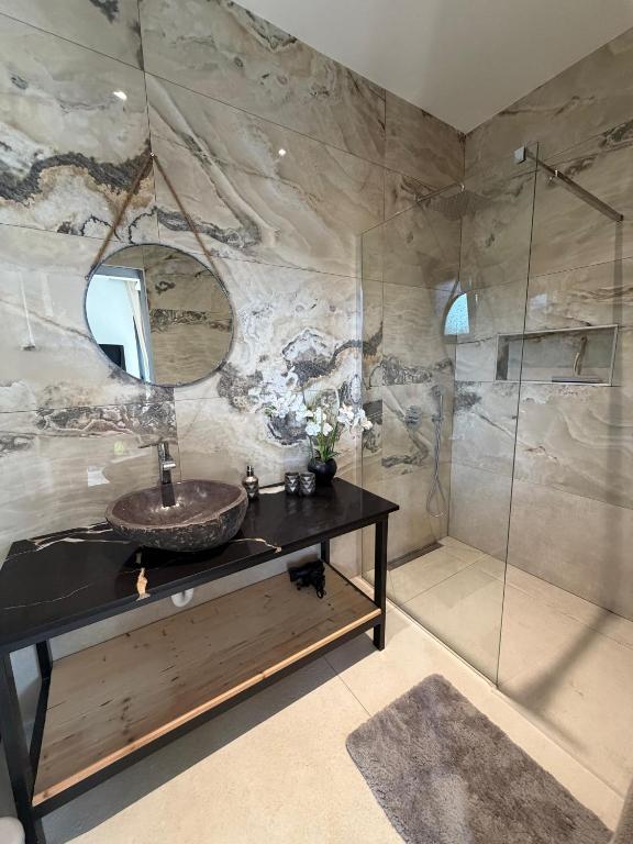 Bad – Naturstein & Marmor